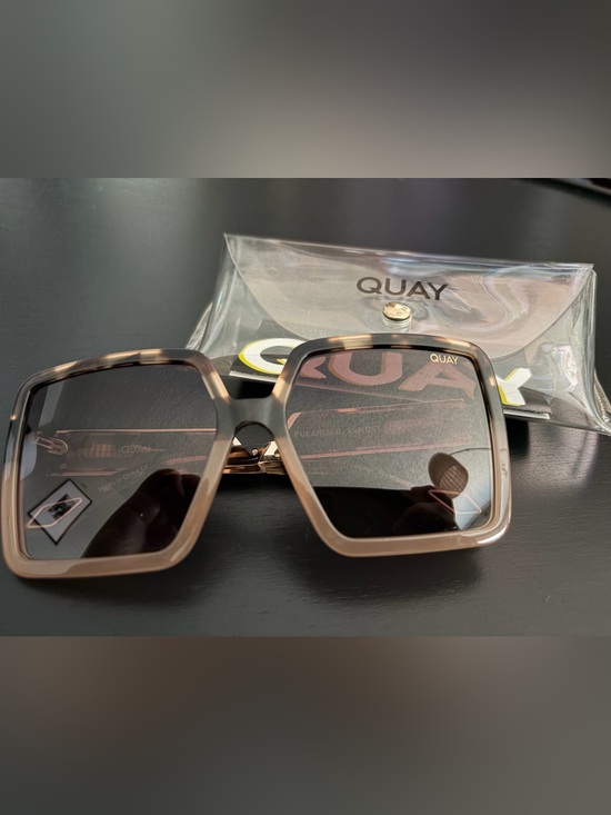 Quay Australia almost ready  Oversized  Sunglasses in Tortoise and Light Brown
